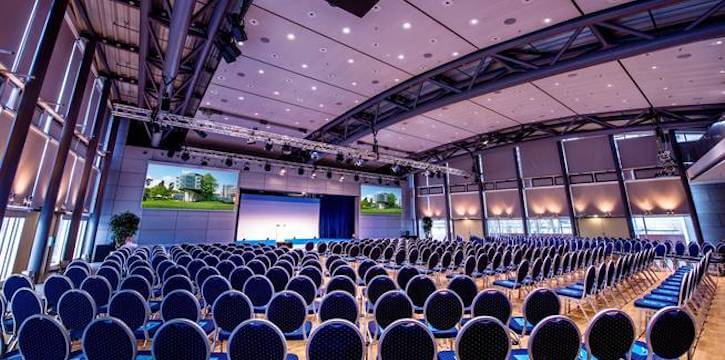 Kongress-Saal-725x360