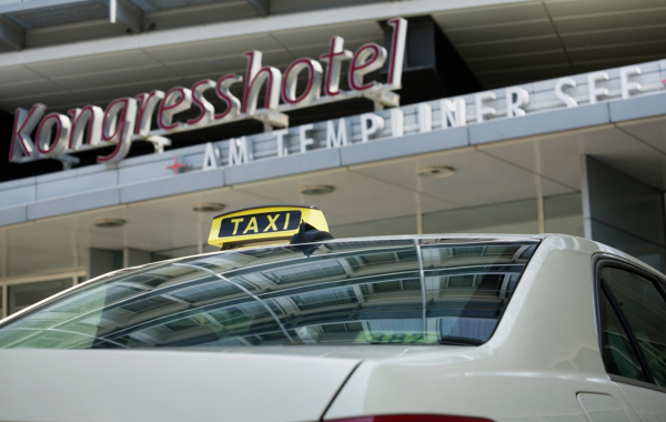 Anreise zum Kongresshotel Potsdam mit dem Taxi