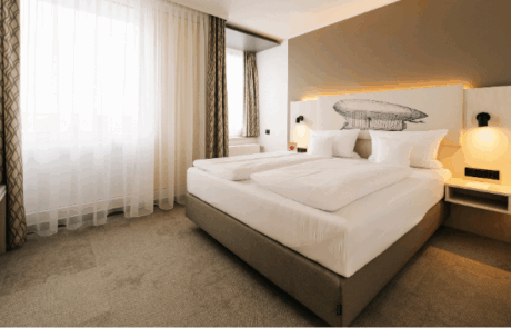 Geräumige Betten in den Studios des Kongresshotels Potsdam.