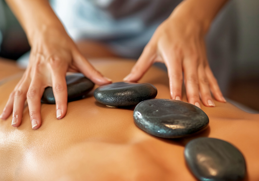 Kongresshotel-Potsdam-Hot-Stone-Massage Ganzkörpermassage